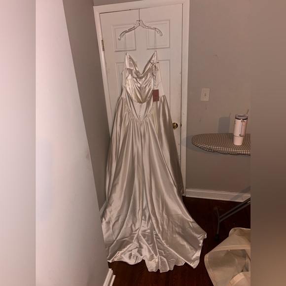 BRAND NEW JENNY BY JENNY YOO SHERIDAN DROP-WAIST STRETCH-SATIN WEDDING GOWN - Picture 5 of 9